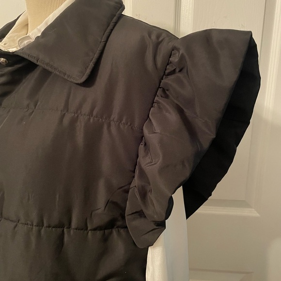 New Black Ruffled sleeveless collared Puffy Vest Coat one size, puffer jacket - Picture 5 of 9